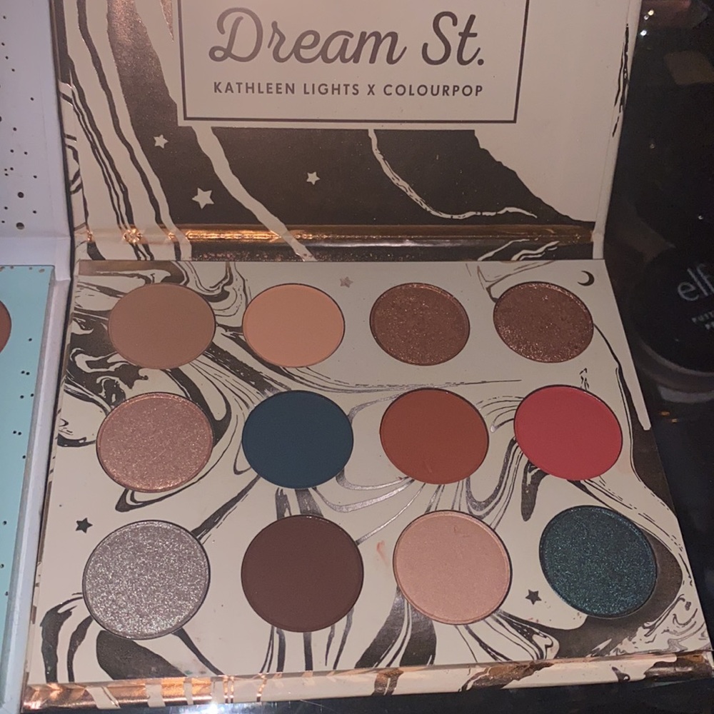 Kathleen lights x colourpop eye shadow palette!